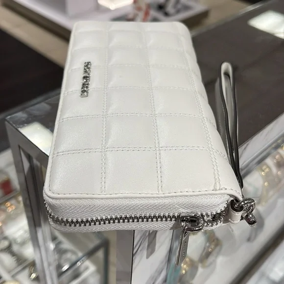 MICHAEL KORS Continental Wristlet Phone Case Wallet
Optic White
NWT - Picture 11 of 16